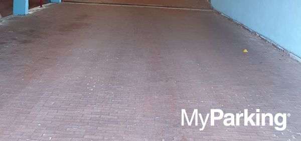 Autorimessa Schiavi di Abruzzo 2000