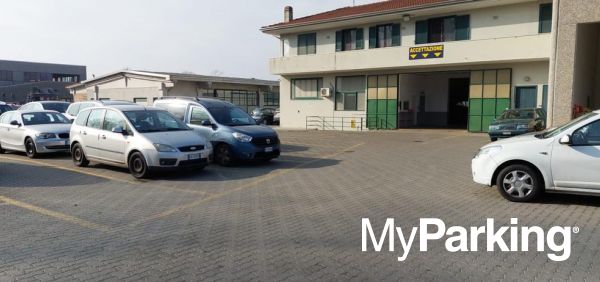 Avioparking Malpensa Scoperto