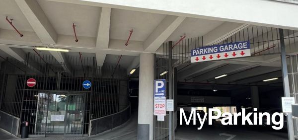 Parking Muratori Porta Romana