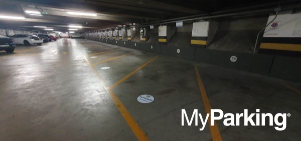 Parcheggio Stazione Centrale Vittor Pisani ATM