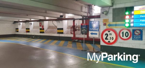 Parcheggio Stazione Centrale Vittor Pisani ATM