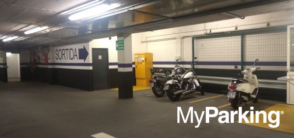 Parking Estació Sants Joan Pelegrí Hostafrancs 