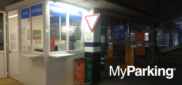 Parking Estació Sants Joan Pelegrí Hostafrancs 