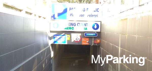 Parking Estació Sants Joan Pelegrí Hostafrancs 