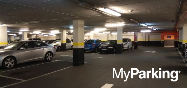 Parking Estació Sants Joan Pelegrí Hostafrancs 