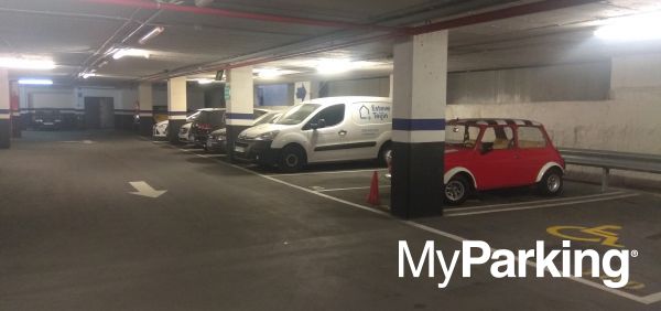 Parking Estació Sants Joan Pelegrí Hostafrancs 