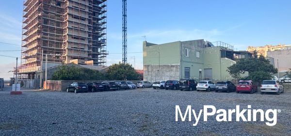 Petit Parking