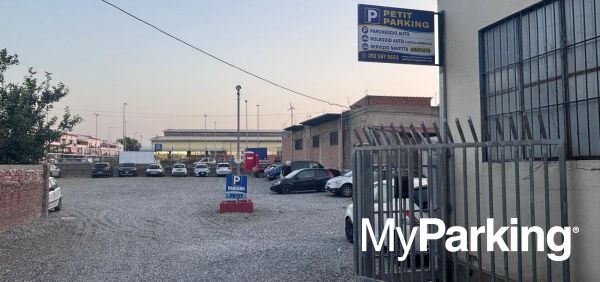 Petit Parking