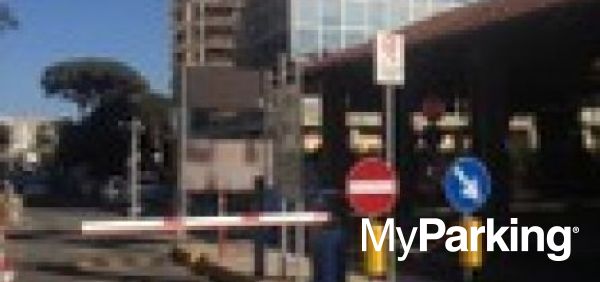 Parcheggio Feltrinelli