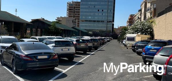 Parcheggio Feltrinelli