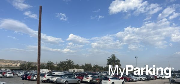 Parking Panda Valet Aeropuerto  Alicante [Exterior]