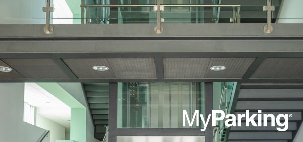 Venezia Center Parking Garage