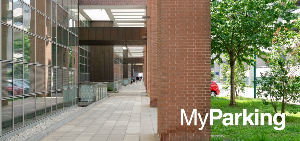 Venezia Center Parking Garage