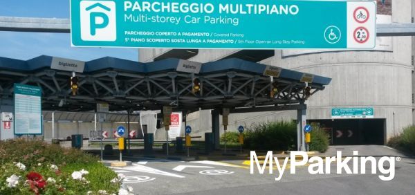 Multipiano Coperto Torino Airport